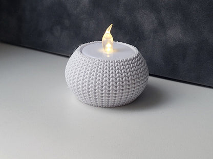 Knitted Tea Light Holder - image 3